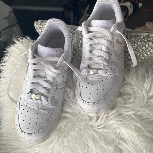 I have some Nike sneakers with butterflies on them so cute - Picture 3 of 4